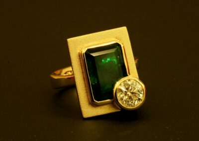 Bague RESCUE Or jaune emeraude diamant