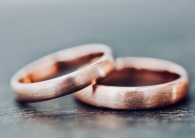 Alliances LORD or rose et incrustation personnalisée