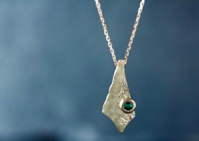 Collier AMAZONE Or jaune emeraude