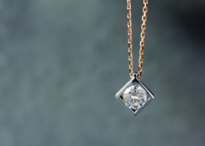 Collier DUALITÉ Or gris palladié or rose et diamant