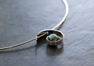 Collier SOUVENIR DES ÎLES Or gris perle de Tahiti