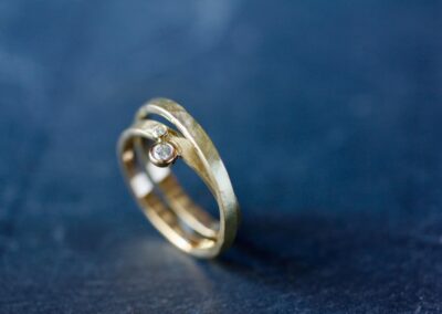 Solitaire INFINI or jaune et diamant