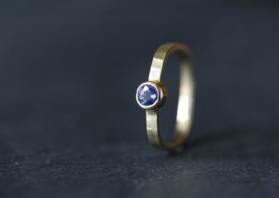 Solitaire MYKINES or jaune saphir ceylan